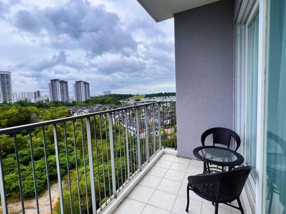 Apartment Spacious 6px 3br, Verdi @ Near Klia & Klia2