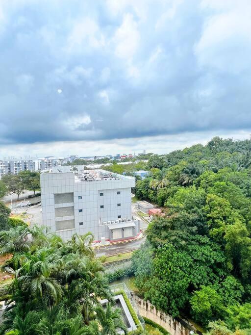 Apartment Spacious 6px 3br, Verdi @ Near Klia & Klia2